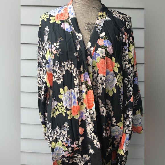 Black Floral Kimono or Duster - One Size Fits Most - Picture 10 of 10